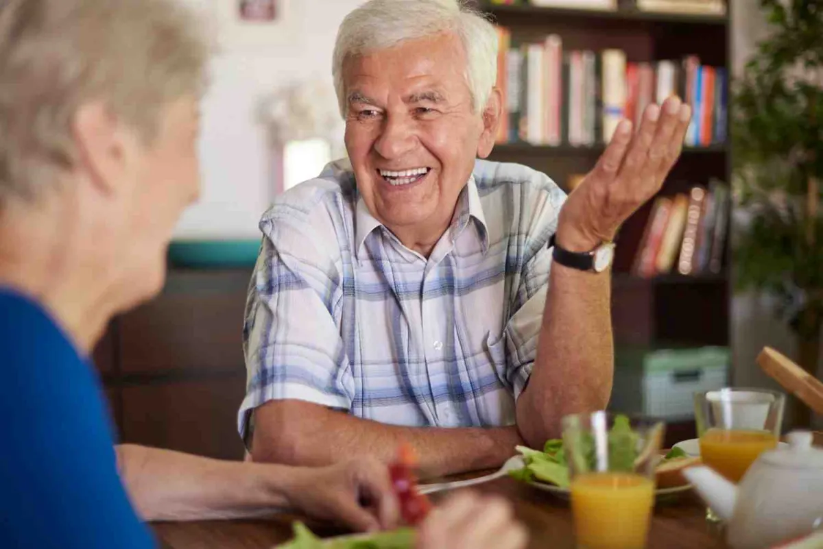 Laughter Benefits for Seniors That Support Mental, Physical, and Emotional Wellbeing | Endurance Home Care